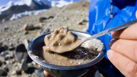  Le Tsampa aux Fromages de Yak:  Une Explosion d'Arômes Nomade et une Harmonie Crémeuse