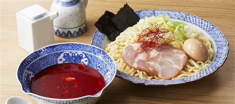  Le Tsukemen: Plongez dans un océan Umami où les nouilles rencontrent une symphonie de saveurs!